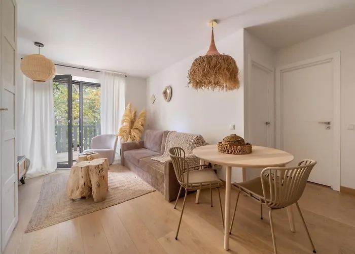 Jurmala Seaside Apartment With Balcony